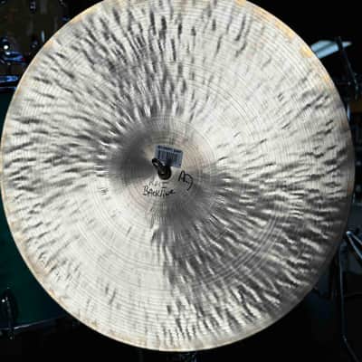 Meinl Byzance Traditional 14" Medium Hi-Hat Pair - 1210g/1402g (Bag Avedis Floor) image 5