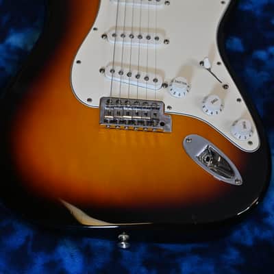 Fender Standard Stratocaster - MIM - 2002 - Sunburst - w/ Gig Bag image 10