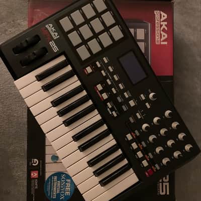 Akai MPK25 2012 - Black image 14