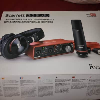 Focusrite Scarlett 2i2 complete in box image 7