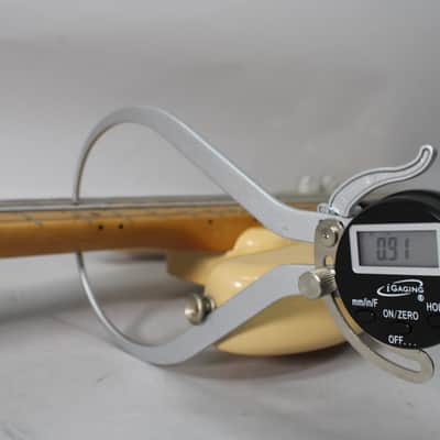 2012 Fender '50s Precision Bass Honey Blonde image 22