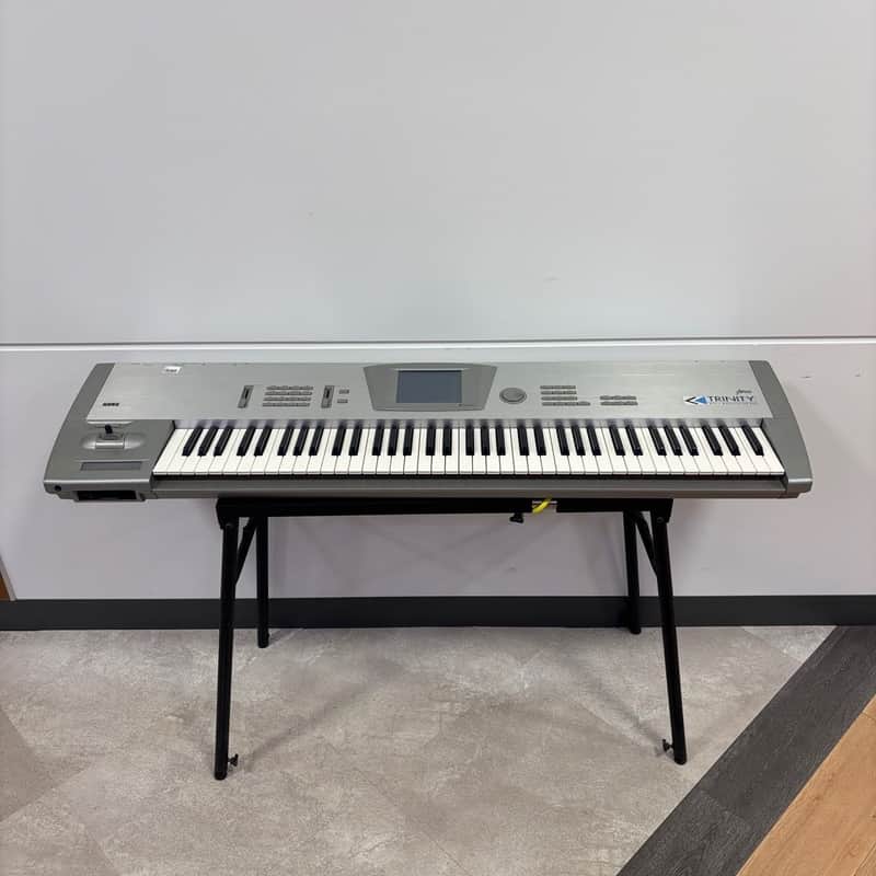 Korg Trinity Pro 76-Key 32-Voice Polyphonic Workstation (1996