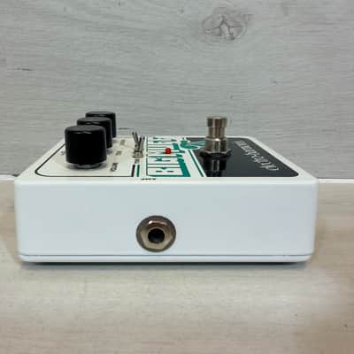 Electro-Harmonix Big Muff Pi with Tone Wicker Fuzz Pedal imagen 4