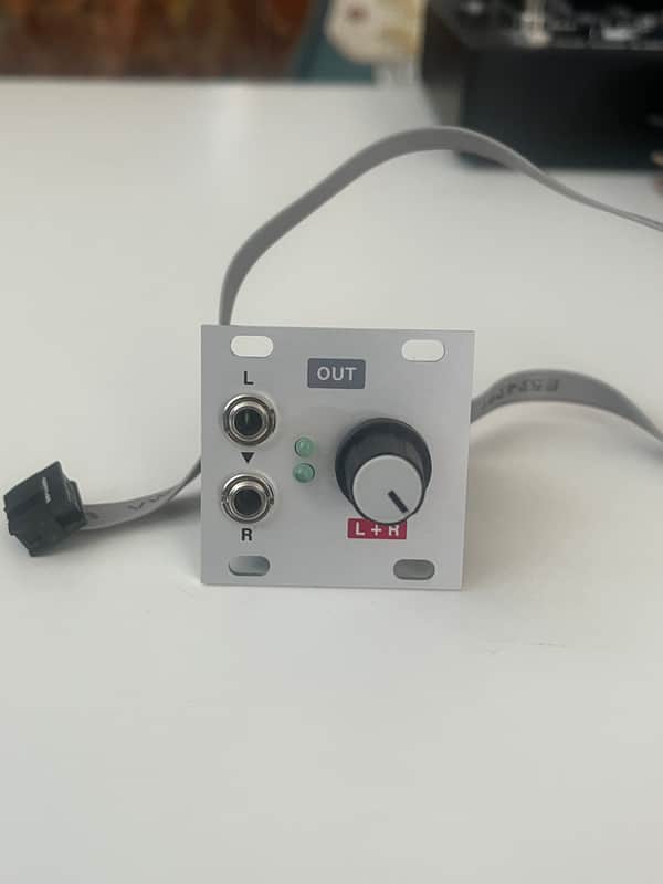 Intellijel Stereo Line Out 1U Stereo Line Output Eurorack Synth Module