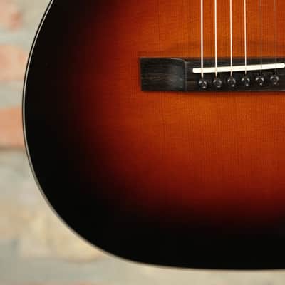 EASTMAN E1 P DLX Deluxe - All Solid Parlor - Sunburst with Fishman Presys VT image 4