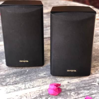 Nice Aiwa SX-AV2000 Surround Satellite Bookshelf Speakers Pair. Tested Working! Nice Aiwa SX-AV2000 Surround Satellite Bookshelf Speakers Pair. Tested Working! image 1