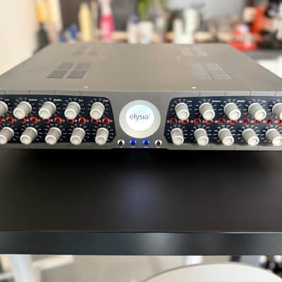 Elysia musEQ 2-Channel 5-Band Parametric Equalizer 2010s - Blue image 1