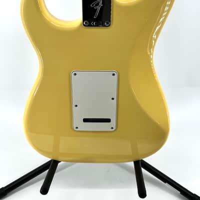 Fender Player Stratocaster with Maple Fretboard 2020- Buttercream image 12