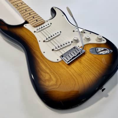 Fender Stratocaster American Series 50th Anniversary 2004 Sunburst image 8
