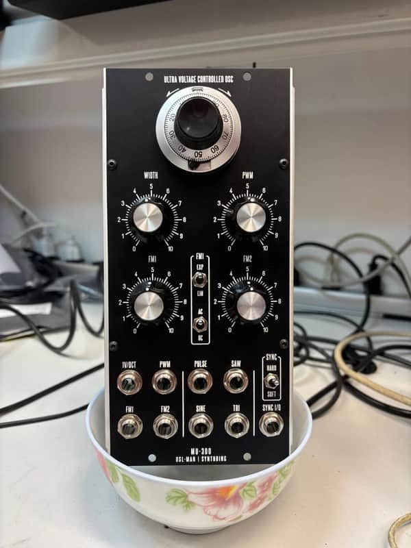 Synthesis Technology MOTM-300 VCO 5U module image 1