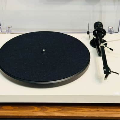 Immagine Pro-Ject Debut III Rare Vintage MINT Turntable Tested Working White Warranty - 3