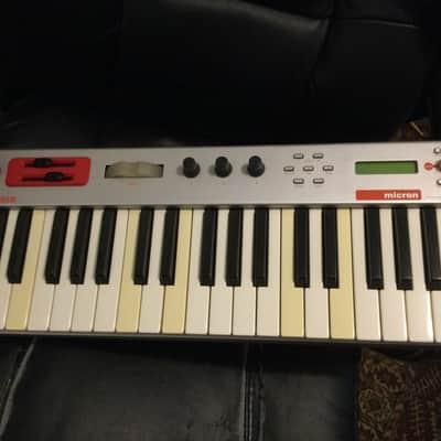 Alesis Micron 2000s - Silver