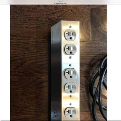 Shunyata Research Venom PS8 Power Conditioner - Metal image 4
