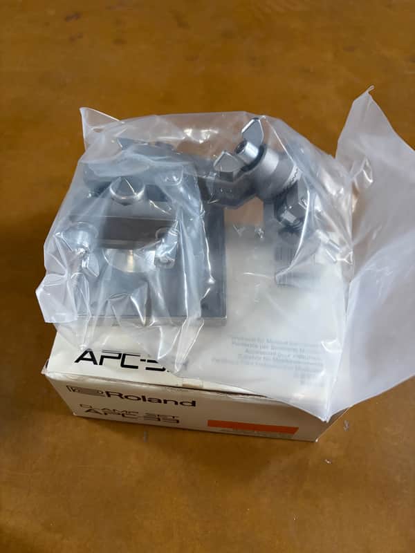 Roland APC-33 All-Purpose Mounting Clamp Set – SPD / V-Drums – Original Box image 1