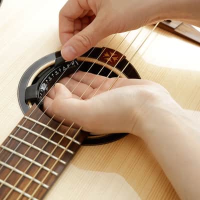 KORG RPC2 RimPitch C2 Schallloch-Stimmgerät für Akustikgitarre image 4