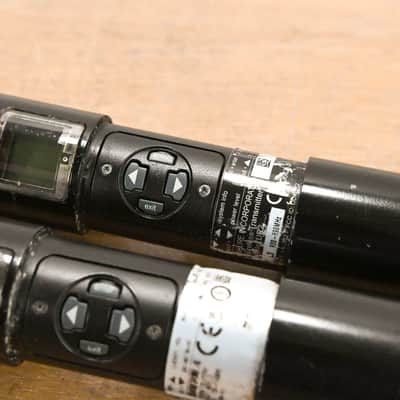 Shure UR4D Wireless Receiver w/ two UR2/SM58 Handheld Mics - L3 Band CG0128P image 19