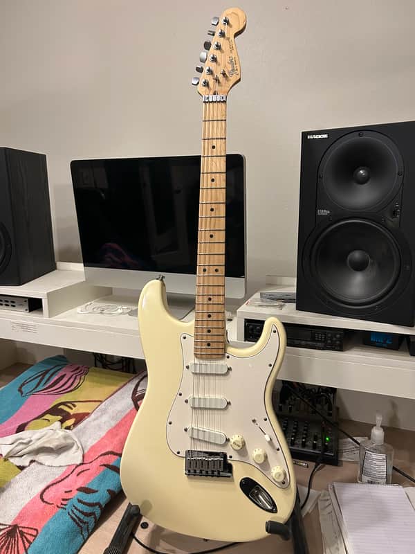Fender Strat Plus with Maple Fretboard 1989 - 1995 - Arctic White