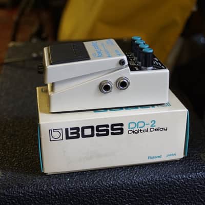BOSS DD-2 (Blue Label) ALMOST perfect vintage Digital Delay with original box image 7