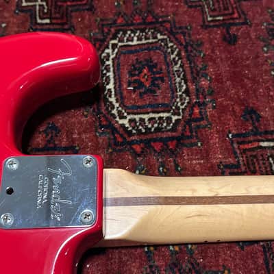 Fender Eric Clapton Artist Series Stratocaster with Vintage Noiseless Pickups 2005 Torino Red image 16