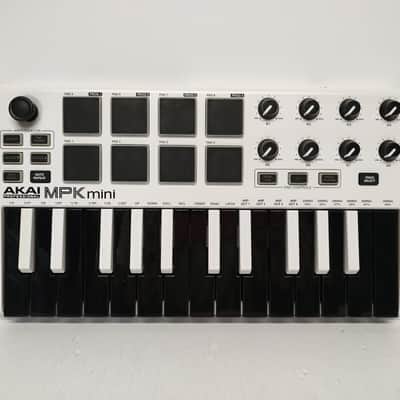 Akai MPK Mini MKII 25-Key MIDI Controller 2014 - Present - White with Black Keys