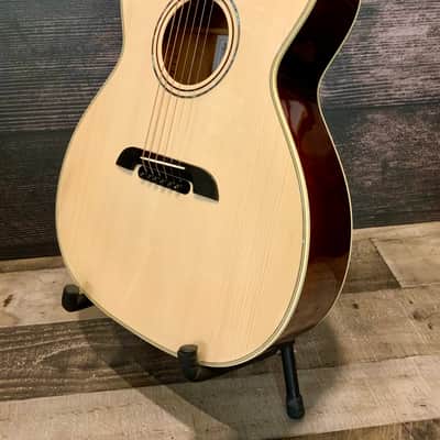 Alvarez Yairi FYM60HD Honduran Folk/OM Acoustic Guitar with case image 11