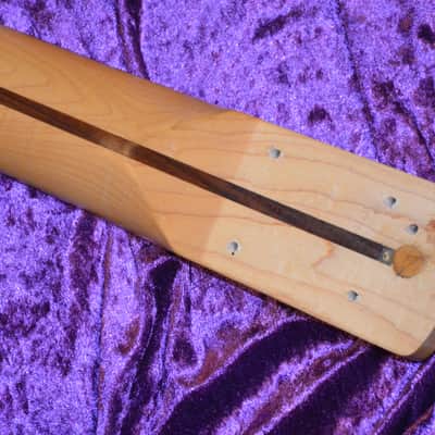 Immagine Fender / Squier Precision Bass Neck 2003 * has a nice maple neck with a fingerboard made from a thick slab of rosewood * a top quality and very rare bass neck * - 14