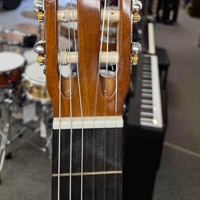 Yamaha C40 Size Classical Guitar - Natural image 4