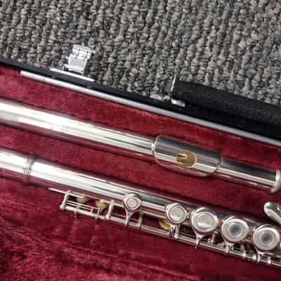 Yamaha YFL-385 Flute - Silver image 8