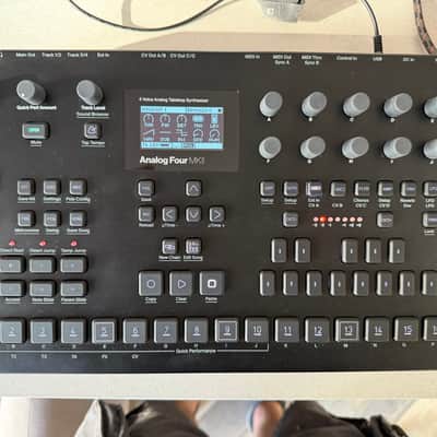 Elektron Analog Four MKII 4-Voice Tabletop Analog Synthesizer 2020 - Present - Black