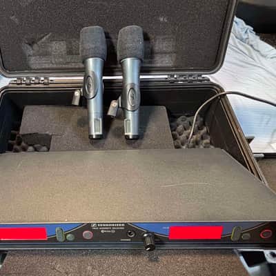 Sennheiser EW 550 reciever with 2 G2 550 Handheld microphones image 6