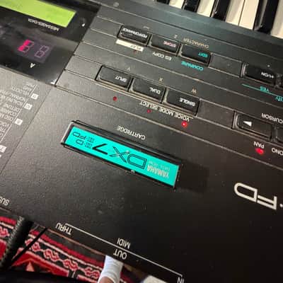 Yamaha DX7IIFD 16-Voice Synthesizer with Floppy Drive 1986 - 1989 - Black image 4
