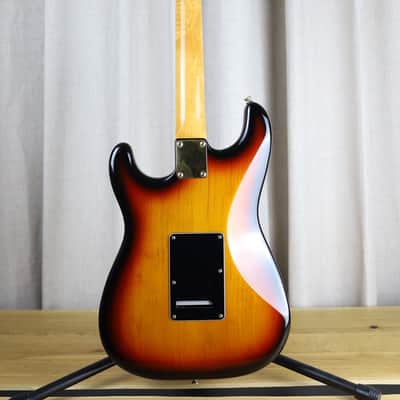 Fender Stevie Ray Vaughan Stratocaster with Pau Ferro Fretboard 1995 - 3-Color Sunburst image 11