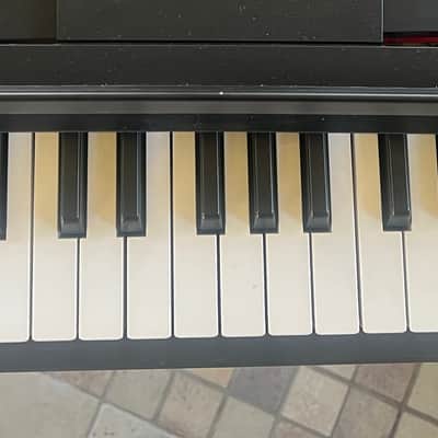 Yamaha Piaggero NP-12 Portable Piano 2016 - Present - Black image 4
