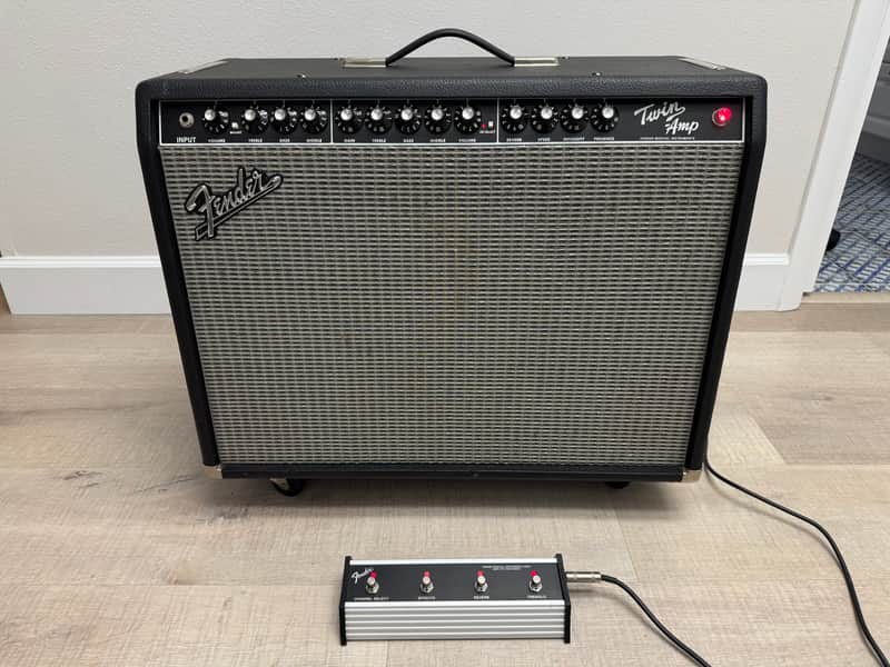 Fender Twin-Amp 2-Channel 100-Watt 2x12" Guitar Combo