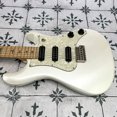 PRS SE NF3 with Maple Fretboard • Pearl White • 2024 • 7.81 lb