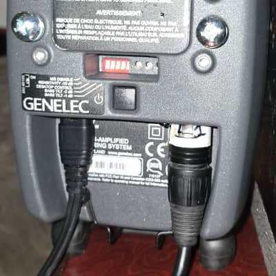 PAIR Genelec 8010A 3" Powered Nearfield Studio Monitor (Pair) 2014 - 2021 - Gray image 5