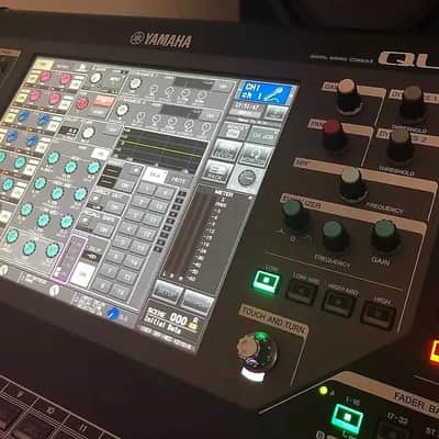 Yamaha QL1 Digital Mixing Console image 6