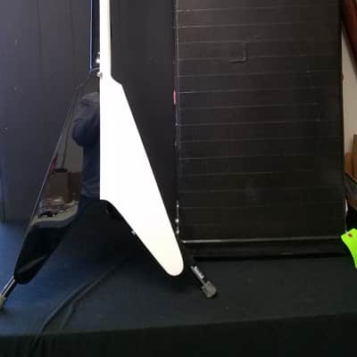 Dean Retro V Michael Schenker Signature Black/White image 5