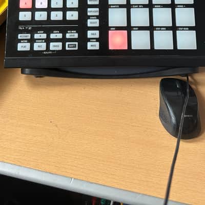 Native Instruments Maschine MKII 2010s - Black image 2