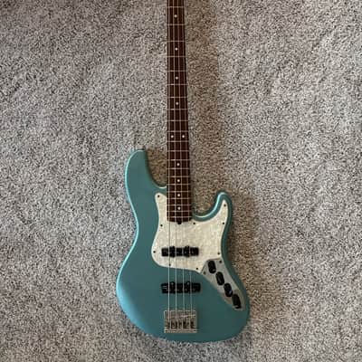Fender American Deluxe Jazz Bass with Rosewood Fretboard 1997 image 2
