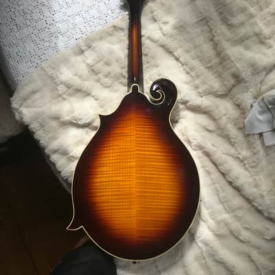 Larrivee F-33 Mandolin Sunburst image 2