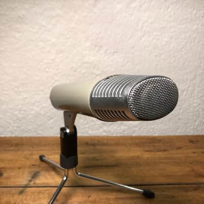 Vintage Philips LBB9050/05 dynamic microphone image 2
