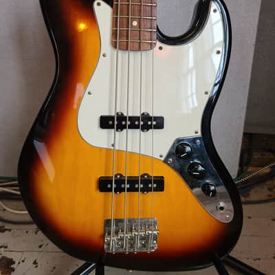 Fender Standard Jazz Bass with Rosewood Fretboard 2004 - Brown Sunburst image 2