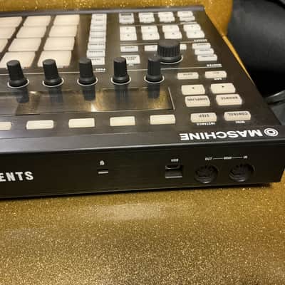 Native Instruments Maschine MKII 2010s - Black image 2