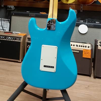 Fender American Professional II Stratocaster with Rosewood Fretboard 2021 Miami Blue image 8