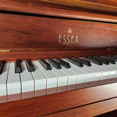 Essex EUP-111M Upright Piano * mfg 2002 in Korea * Free 1st Floor Delivery In NJ! * image 2