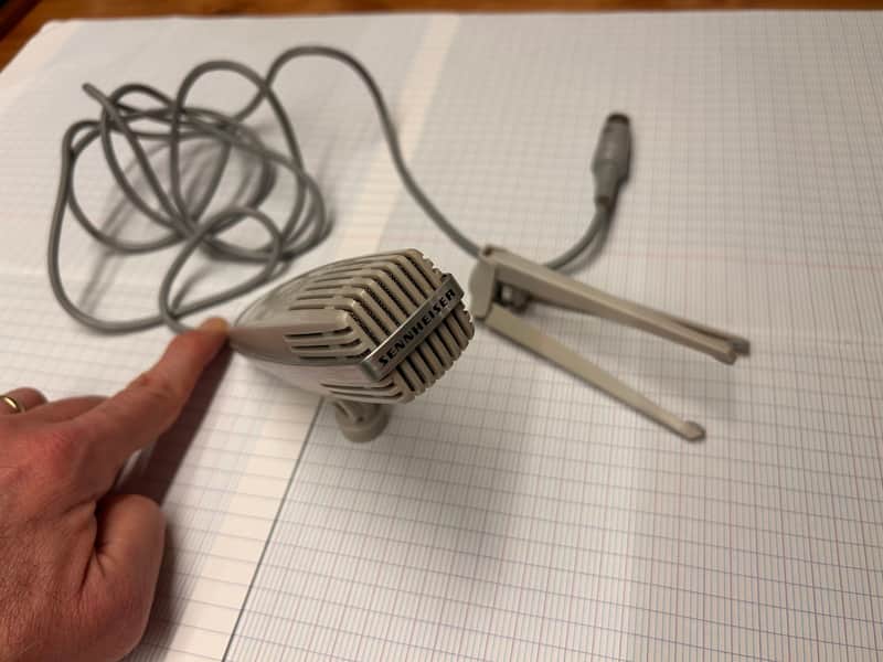 Sennheiser MD 411 1970s - White in Excellent condition with Original Tripod image 1