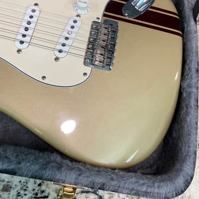 Video! Fender John Mayer Signature Stratocaster - Shoreline Gold w/ Maroon Racing Stripe image 5