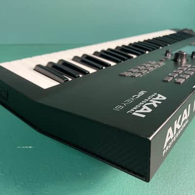 Akai MPC Key 61 Standalone Workstation Synthesizer 2022 - Present - Black + Case image 10