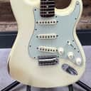 Fender Road Worn '60s Stratocaster 2019 - Vintage White - Nitrocellulose Lacquer